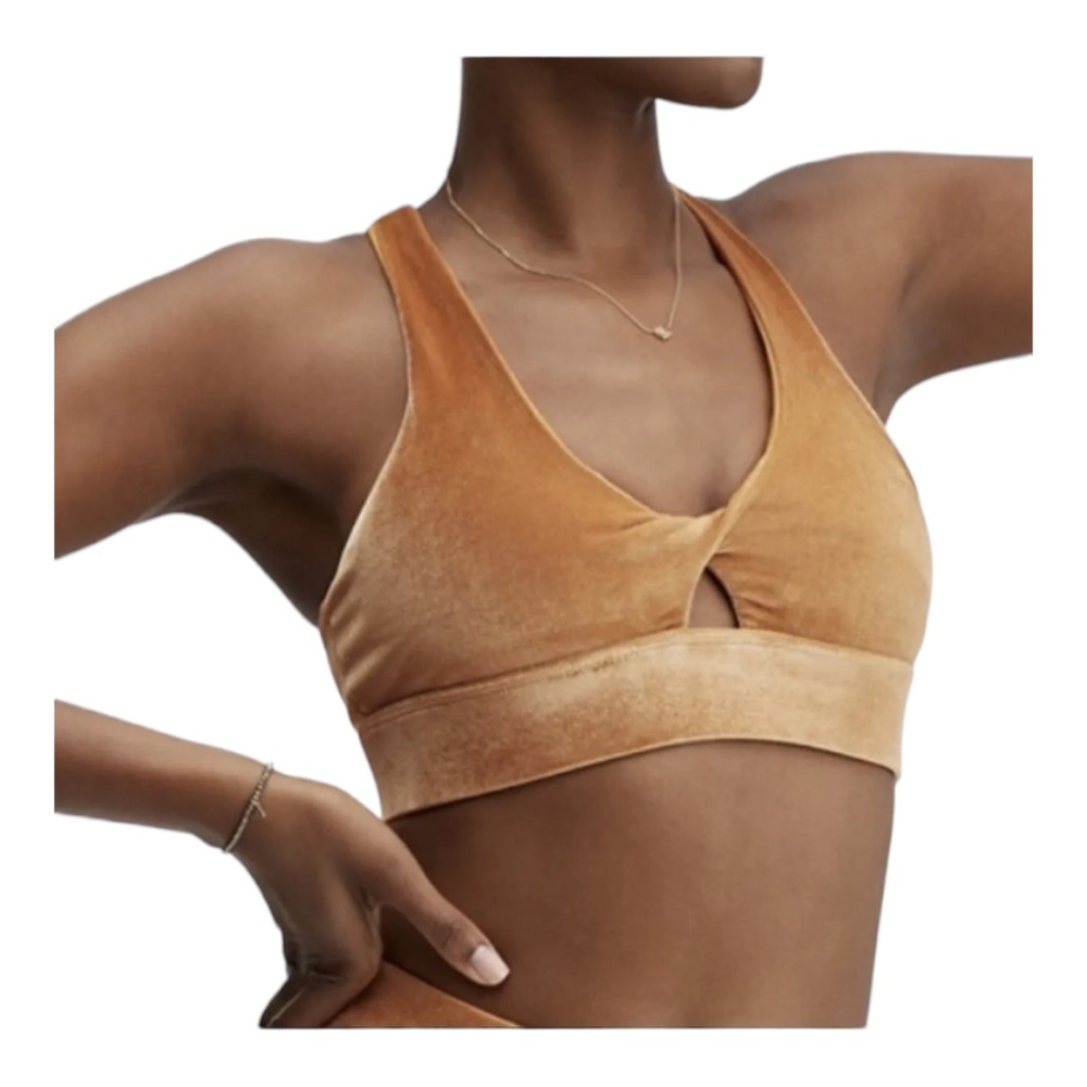 Fabletics Oasis Twist Velour Sports Bra | Light Honey | Size M
